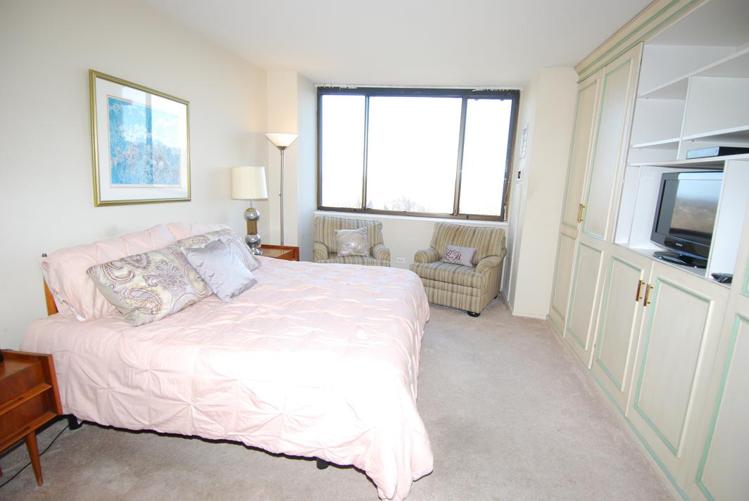 North Shore Towers Apartment