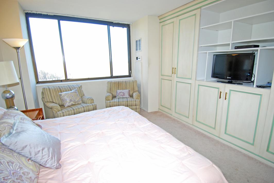 North Shore Towers Apartment