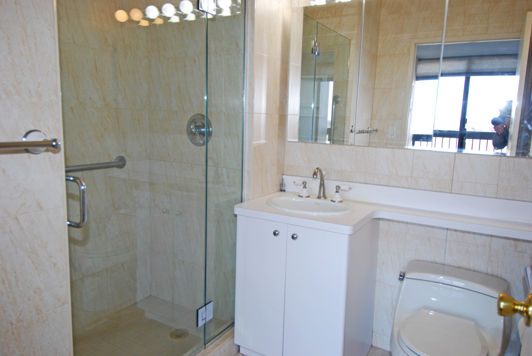 North Shore Towers Apt.