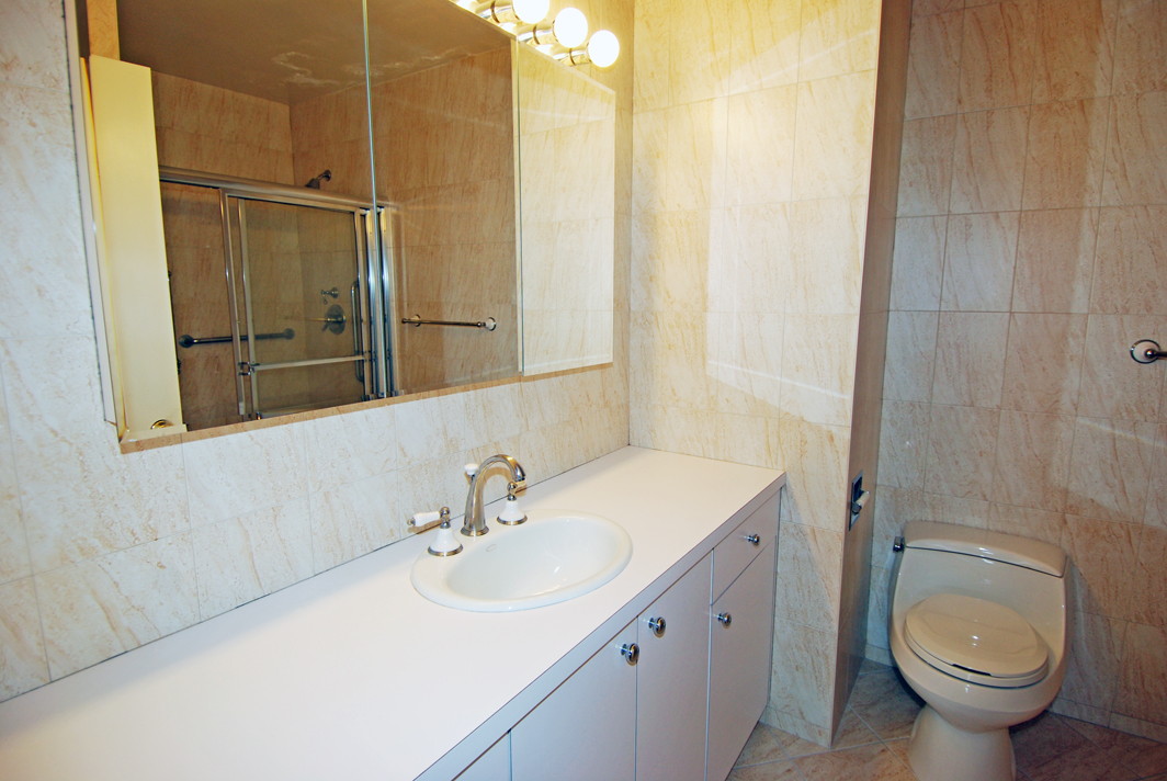 North Shore Towers Apt.