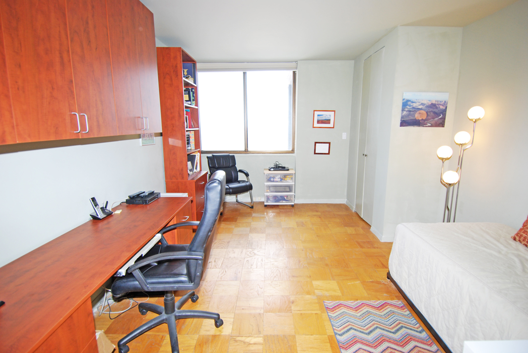 North Shore Towers Apartment