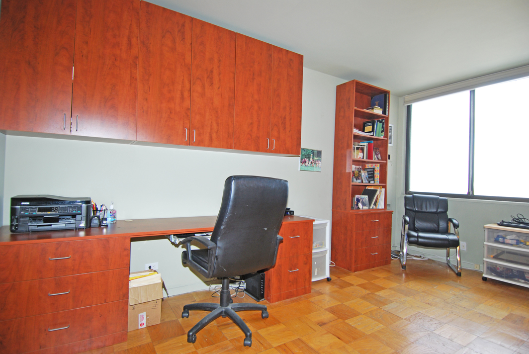 North Shore Towers Apartment