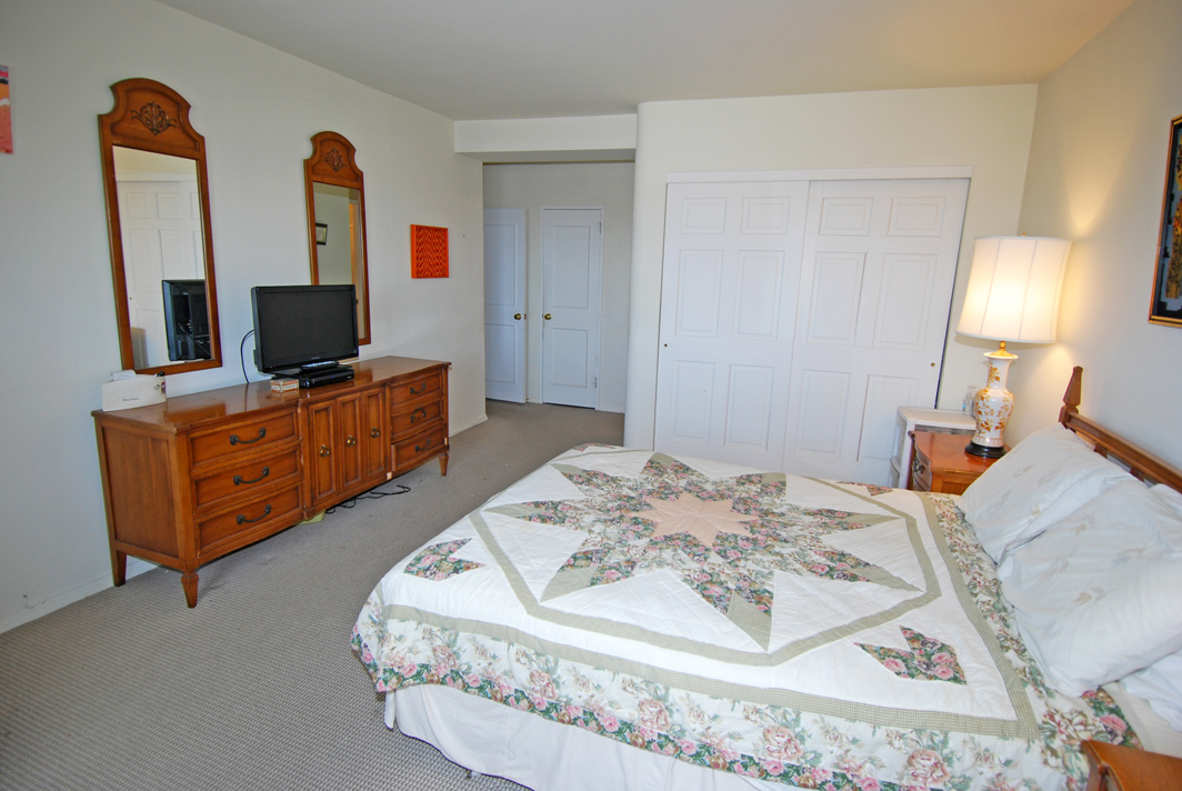 North Shore Towers Apartment