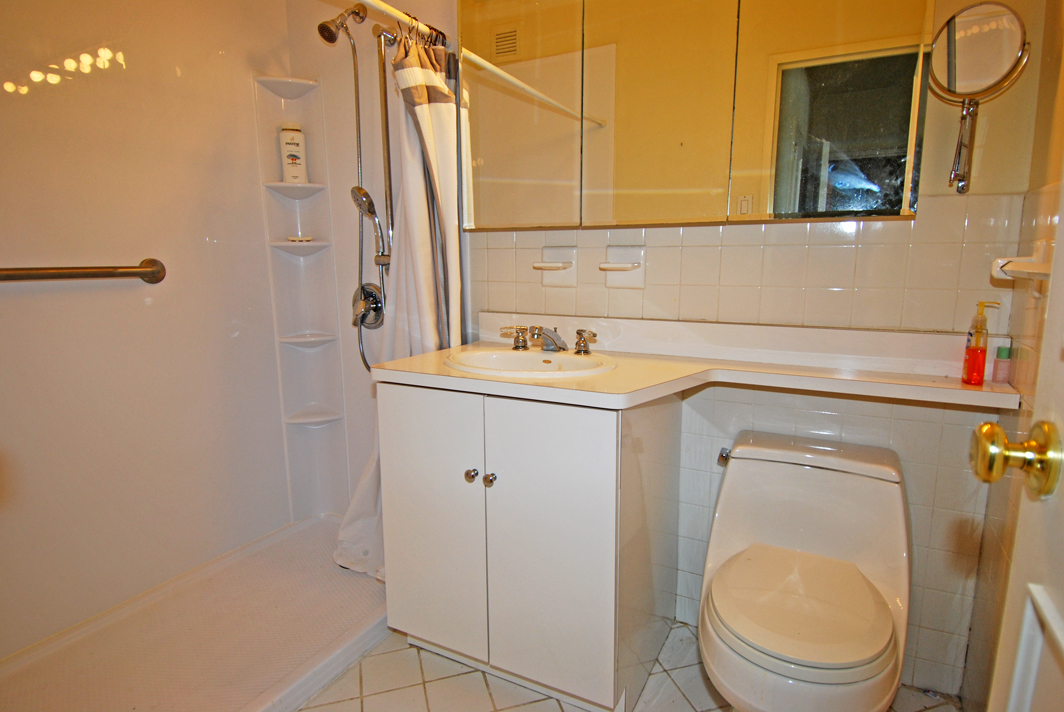 North Shore Towers Apartment