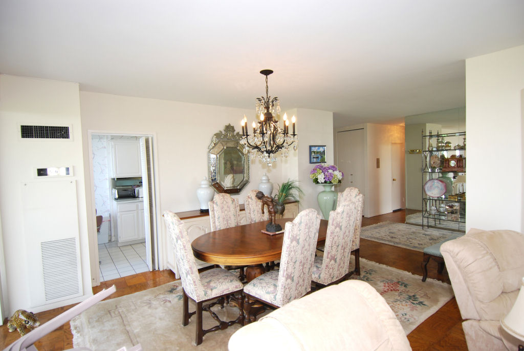 North Shore Towers Apartment