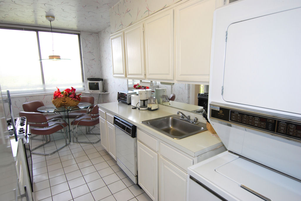 North Shore Towers Apartment