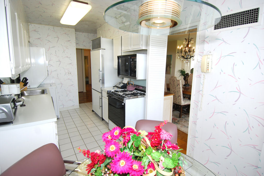 North Shore Towers Apartment