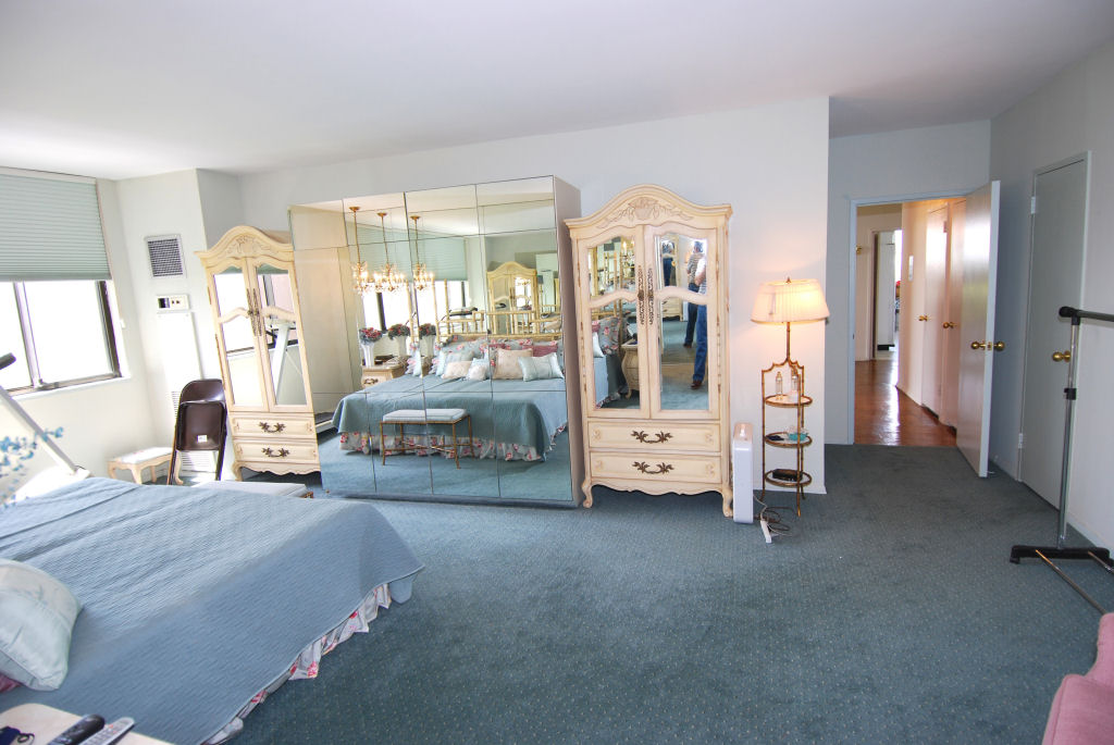 North Shore Towers Apartment