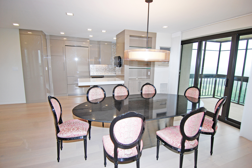 North Shore Towers Apartment