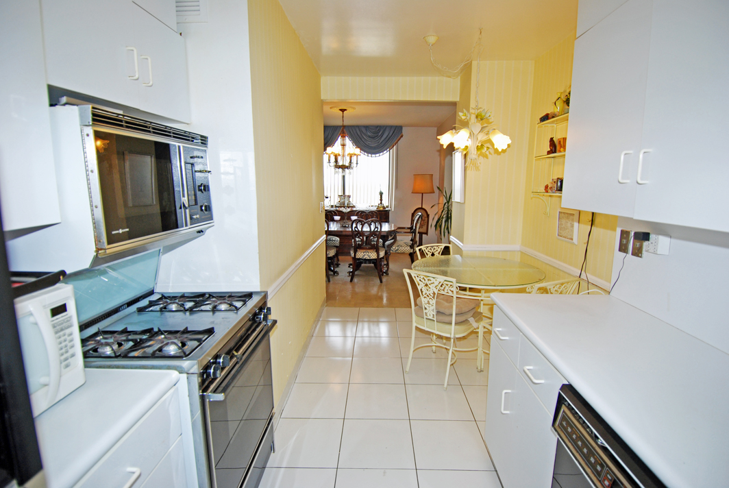 North Shore Towers Apartment