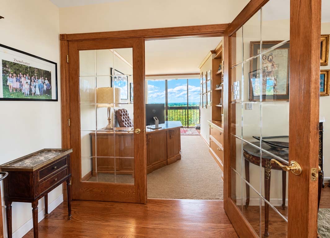 North Shore Towers Apt.