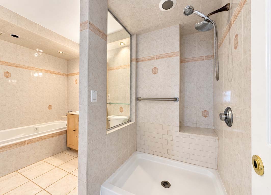 North Shore Towers Apt.
