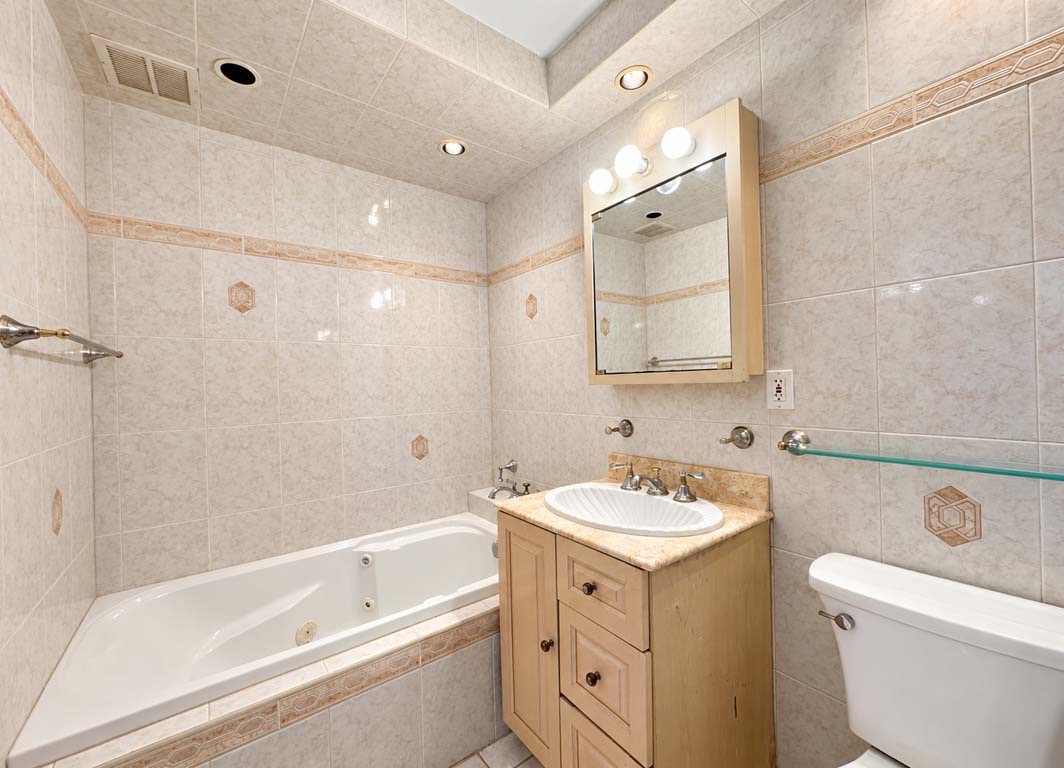 North Shore Towers Apt.