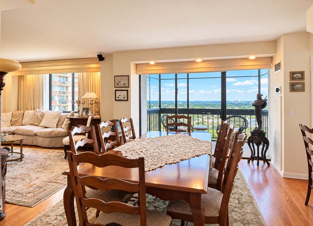 North Shore Towers Apt.