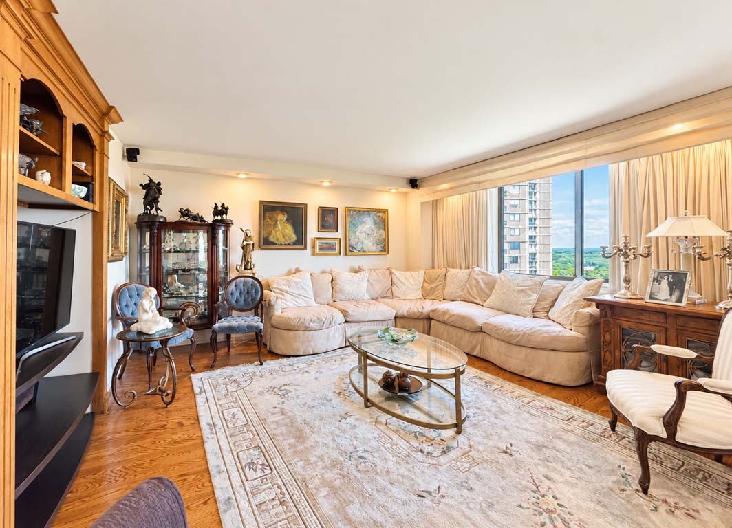 North Shore Towers Apt.