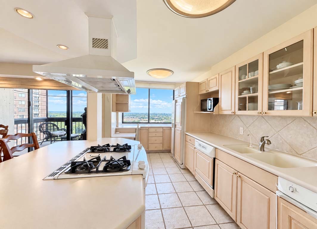 North Shore Towers Apt.