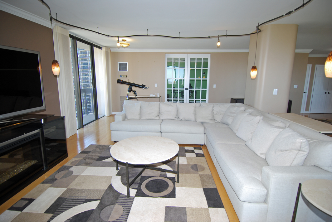 North Shore Towers Apartment