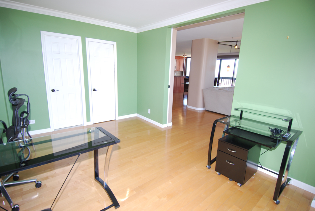 North Shore Towers Apartment