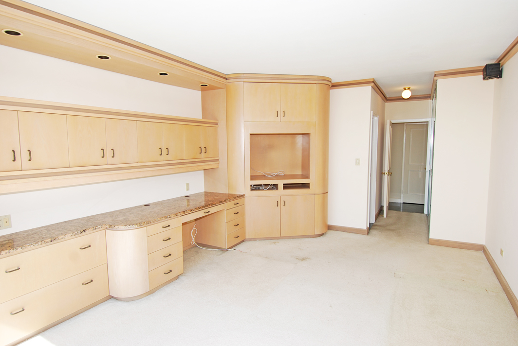 North Shore Towers Apartment