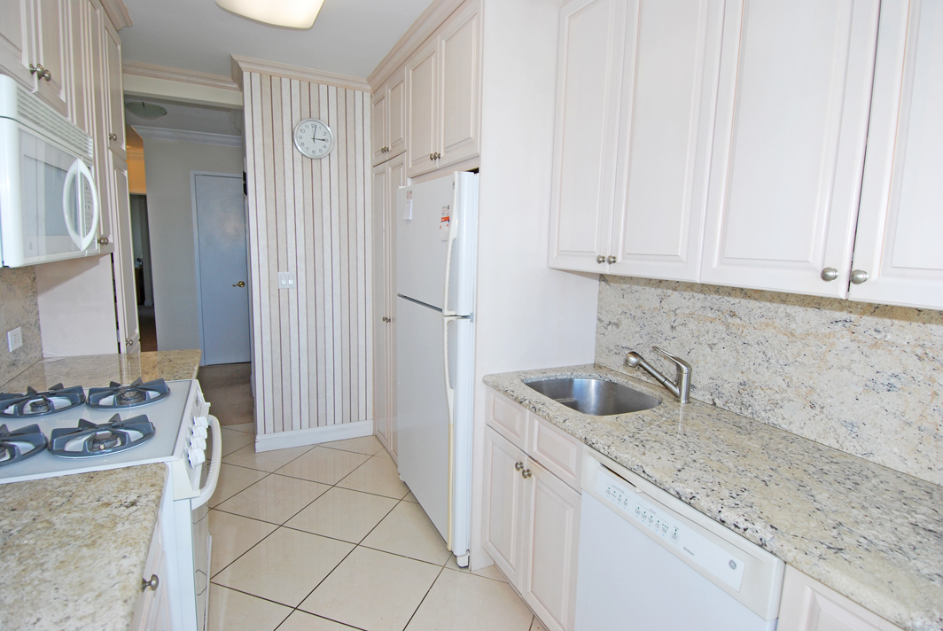 North Shore Towers Apartment