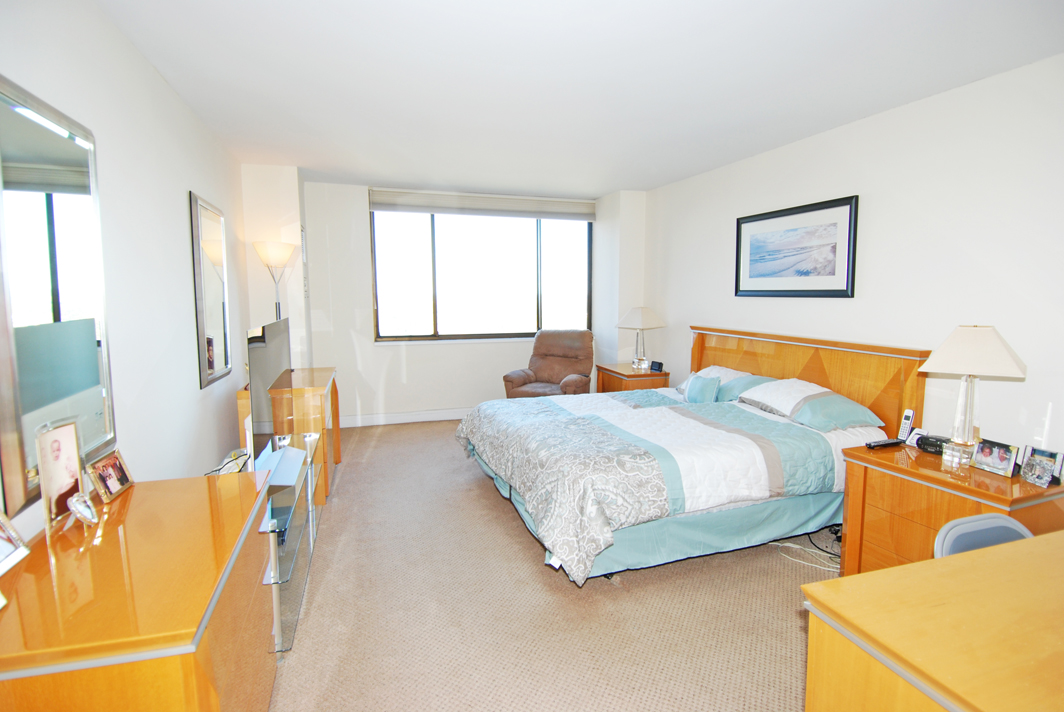 North Shore Towers Apartment