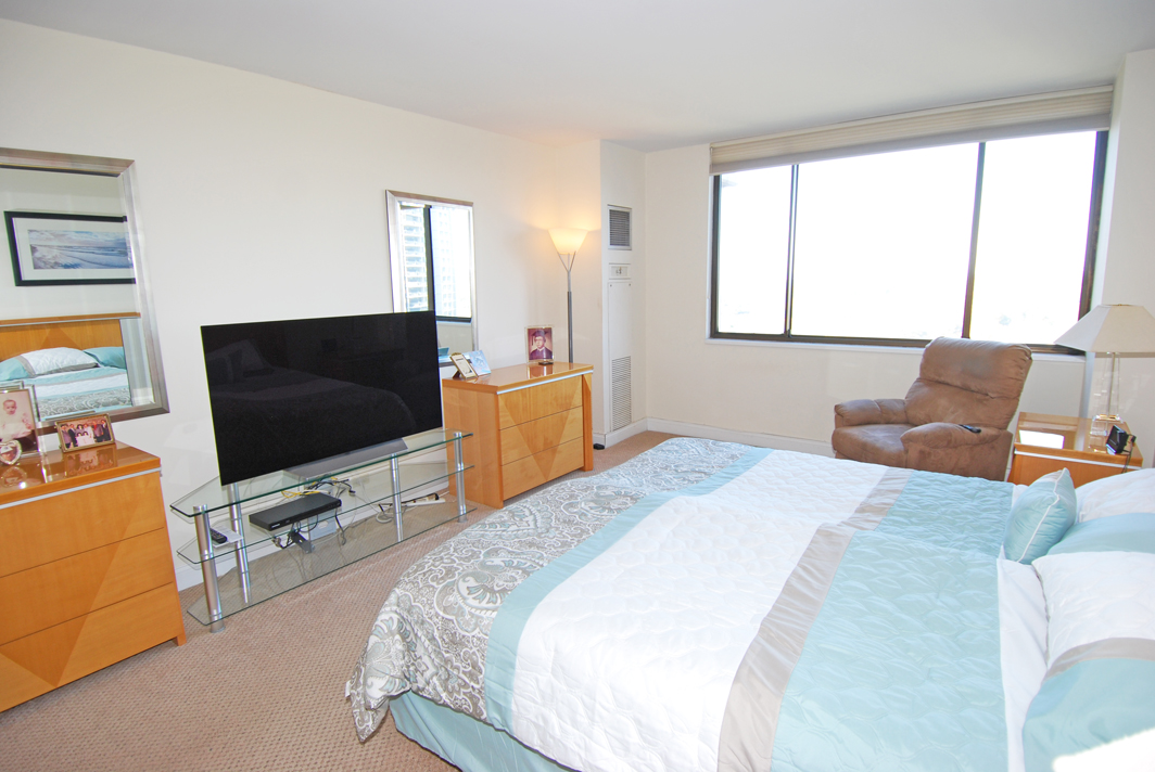 North Shore Towers Apartment