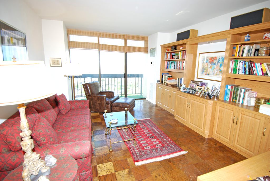 North Shore Towers Apartment