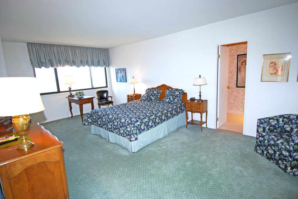 North Shore Towers Apartment