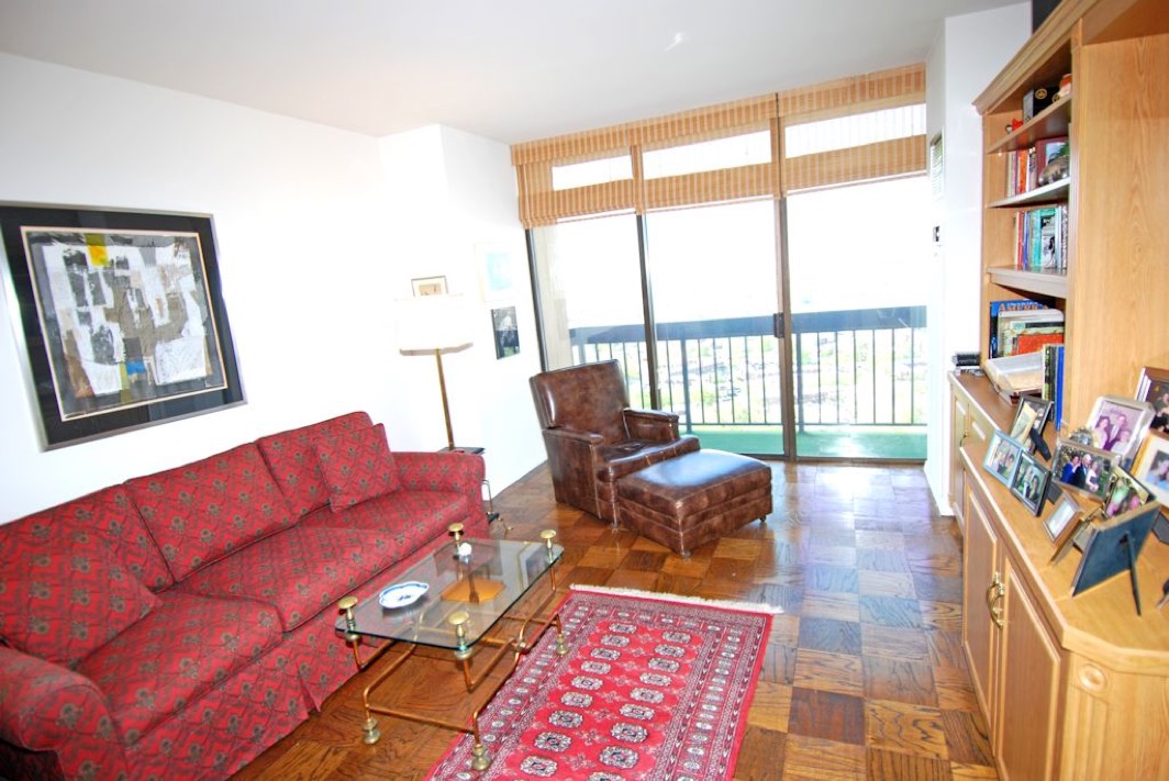 North Shore Towers Apt.