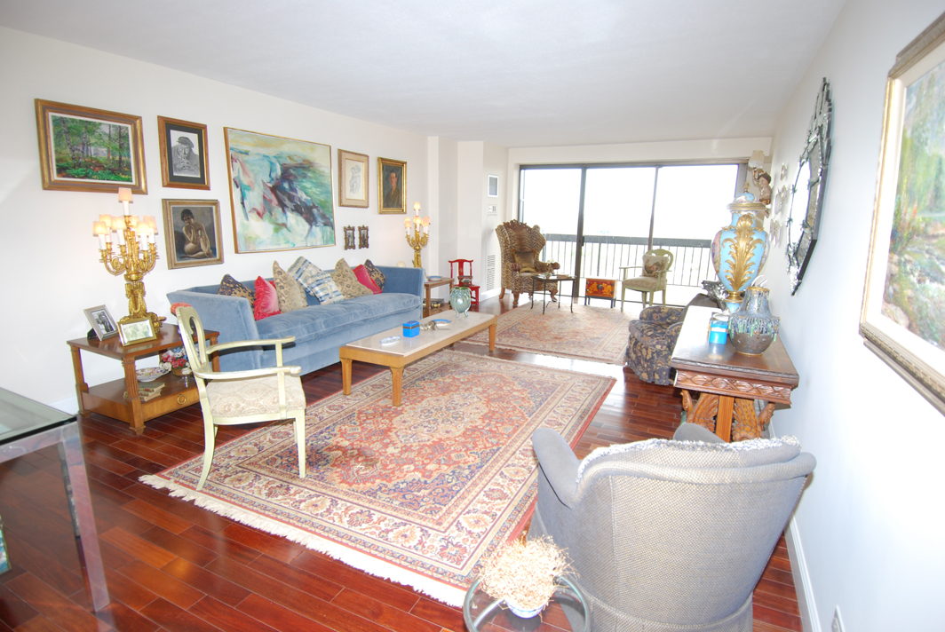 North Shore Towers Apt. 