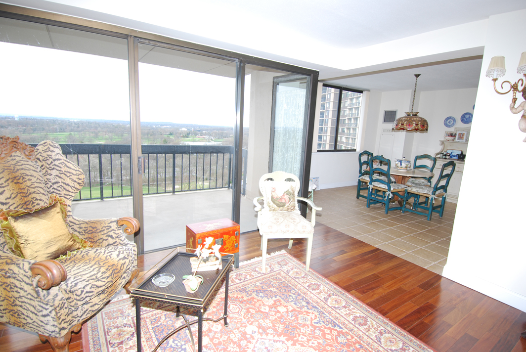 North Shore Towers Apt.