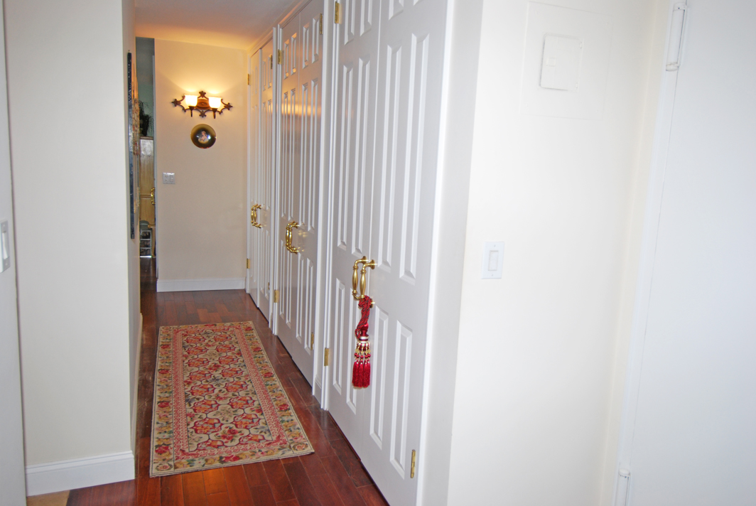 North Shore Towers Apt.