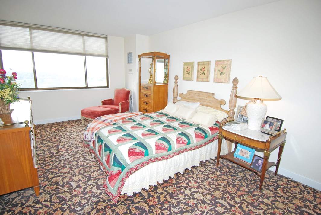 North Shore Towers Apt.