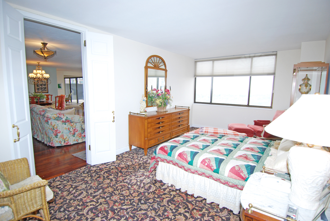 North Shore Towers Apt.