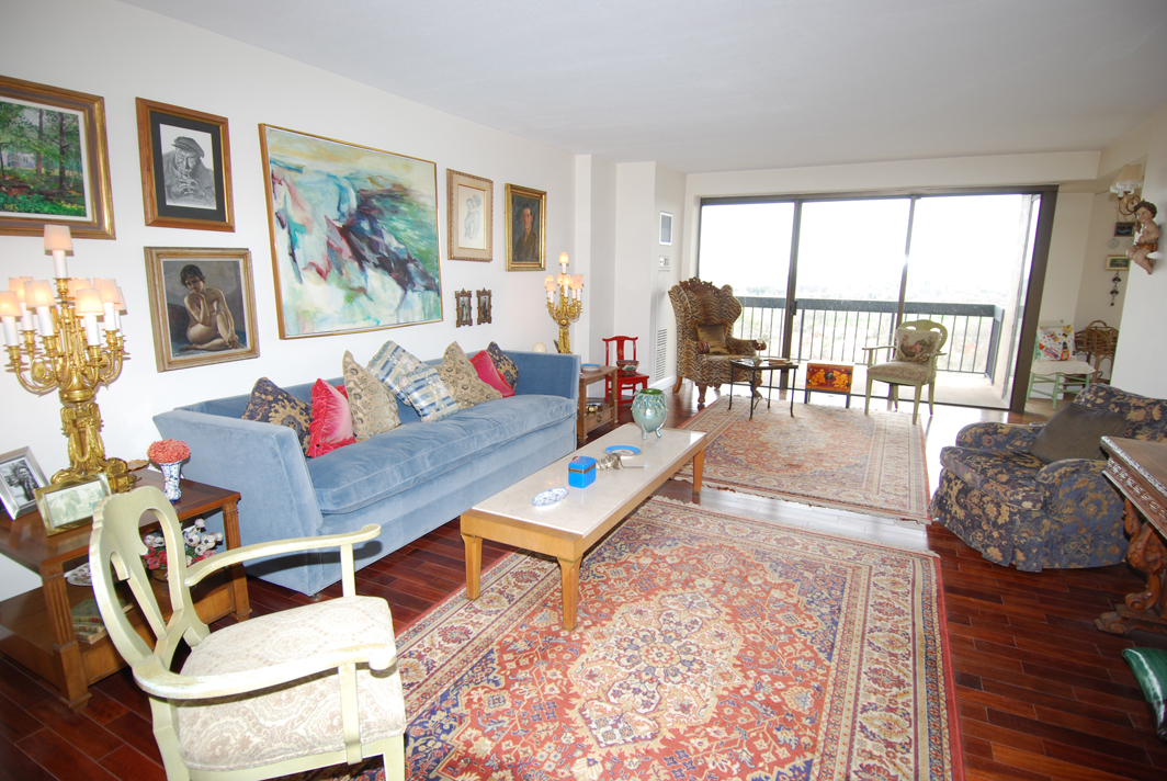 North Shore Towers Apt.