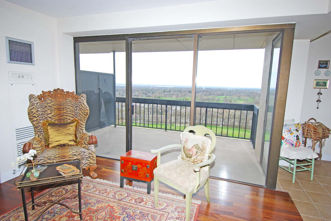 North Shore Towers Apt.