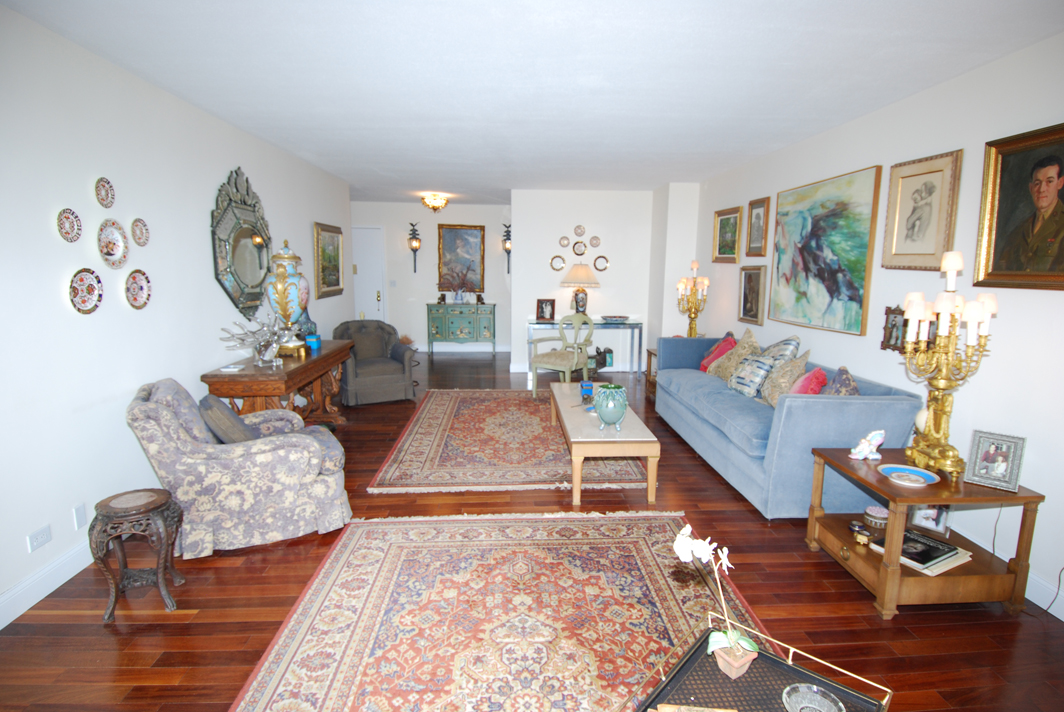 North Shore Towers Apt.