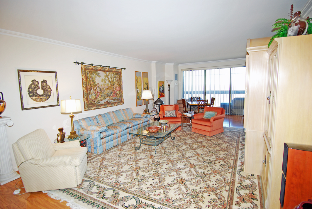 North Shore Towers Apartment