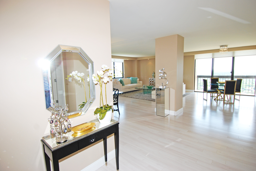 North Shore Towers Apartment