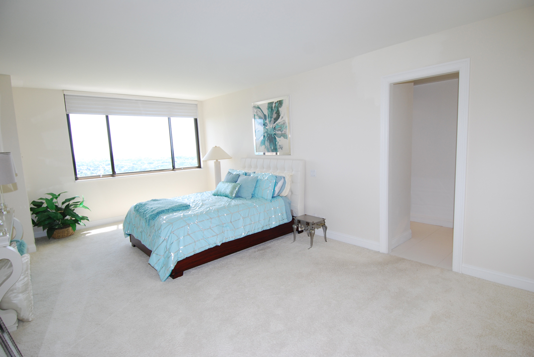 North Shore Towers Apartment