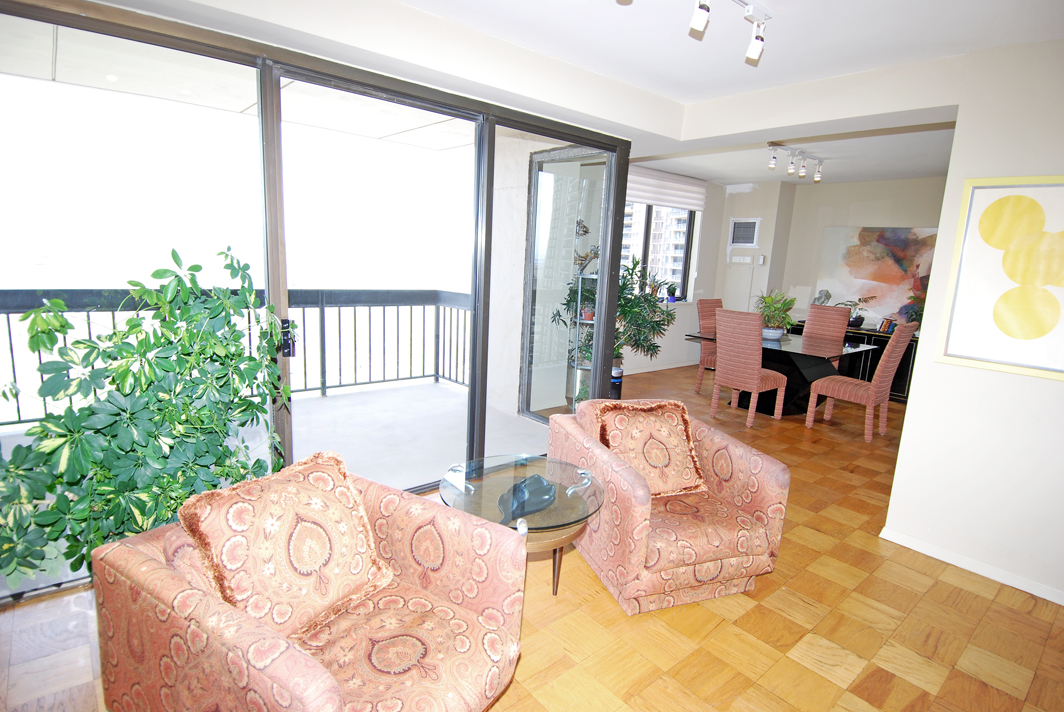 North Shore Towers Apartment