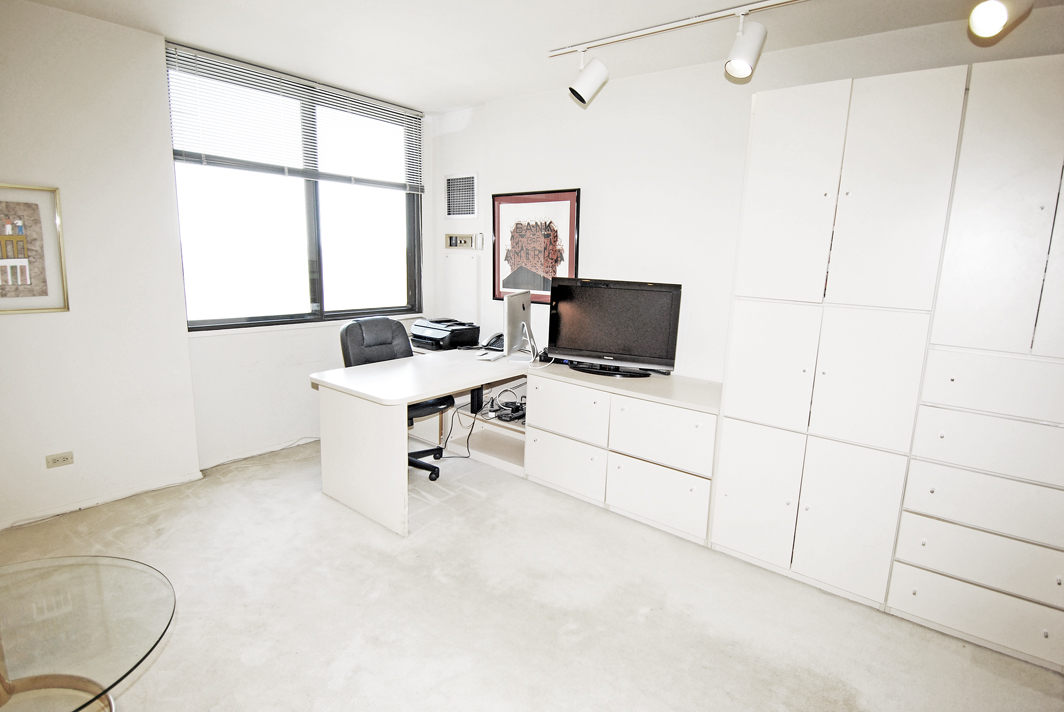 North Shore Towers Apartment