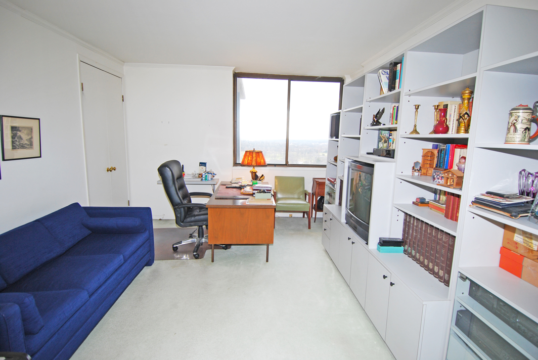 North Shore Towers Apartment