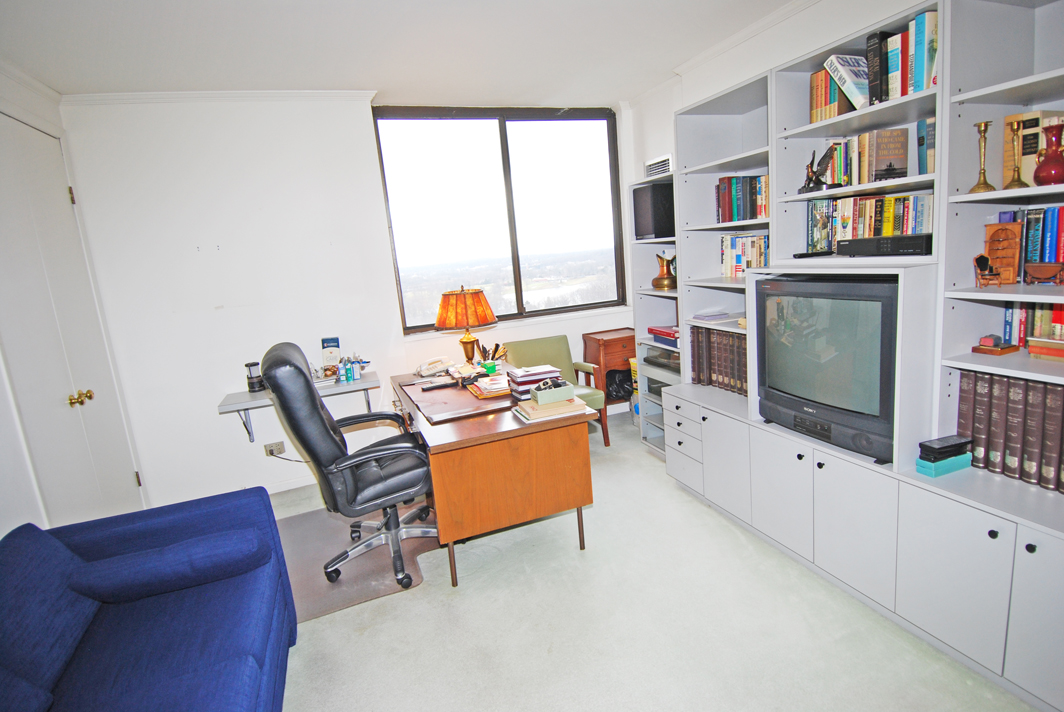 North Shore Towers Apartment