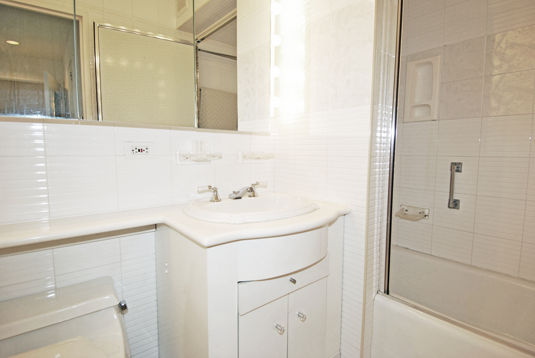 North Shore Towers Apartment