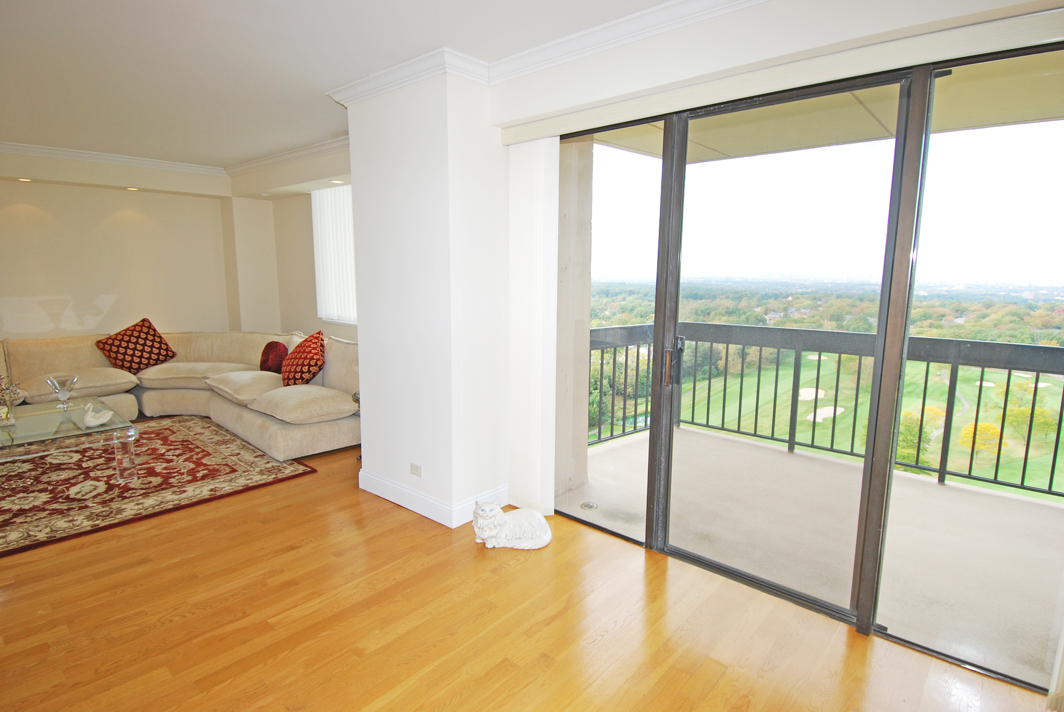 North Shore Towers Apartment