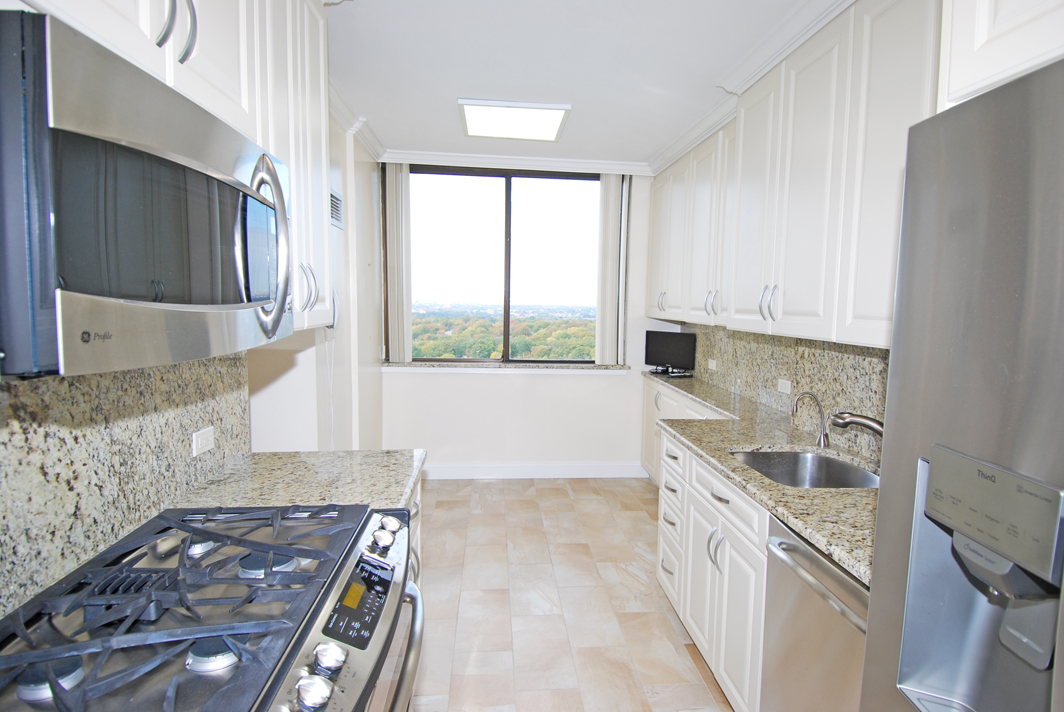 North Shore Towers Apartment