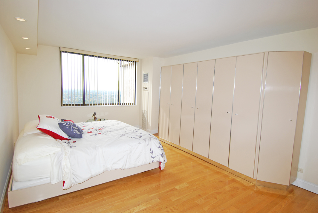 North Shore Towers Apartment