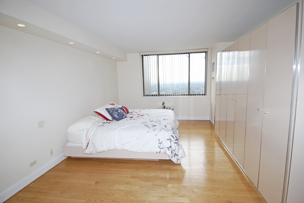 North Shore Towers Apartment