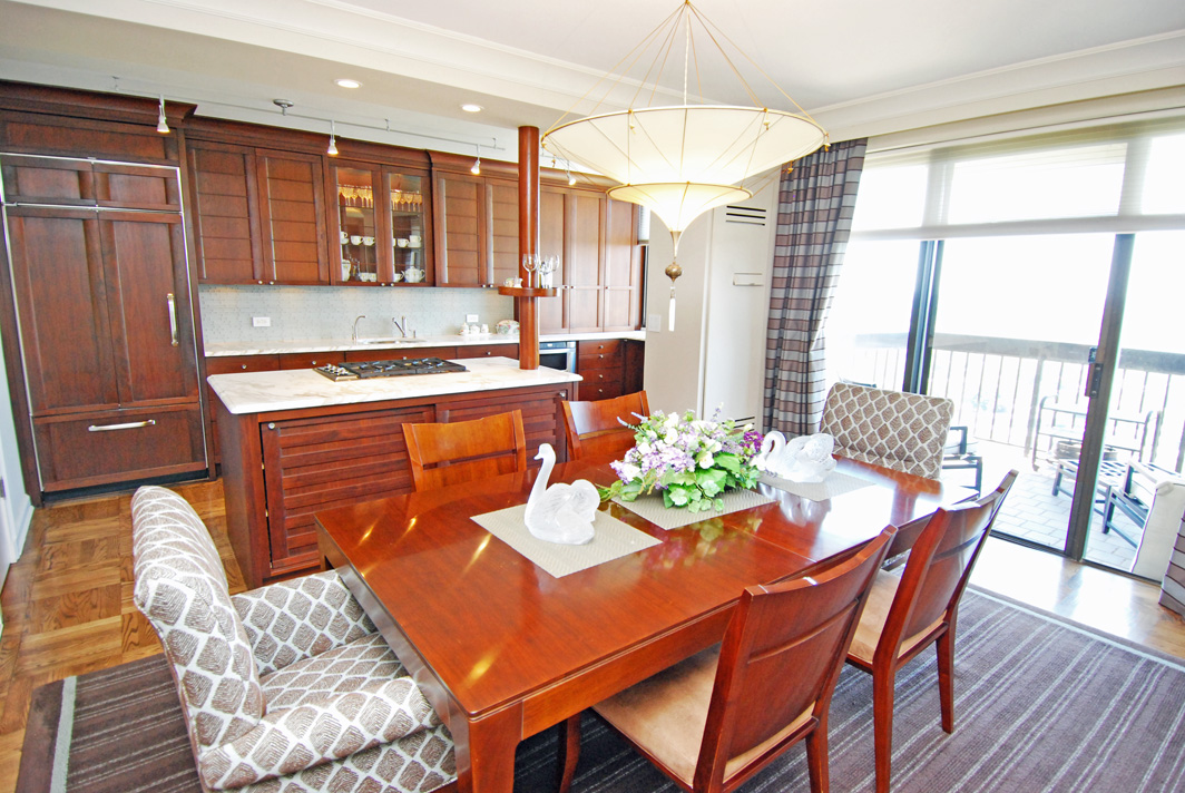 North Shore Towers Apartment